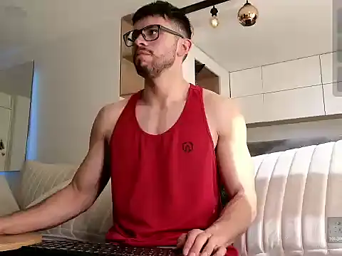 Phantom Bigger1 online show from December 15, 2025, 1:26 pm