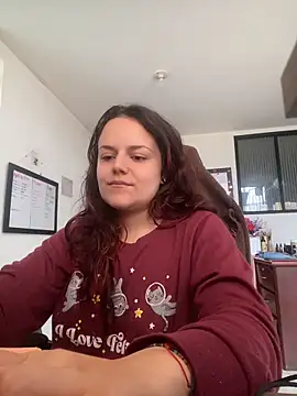 Snapshot of Scarletleon77 chatting on June 5, 2026, 1:17 pm Scarletleon77 online show from June 5, 2026, 1:17 pm