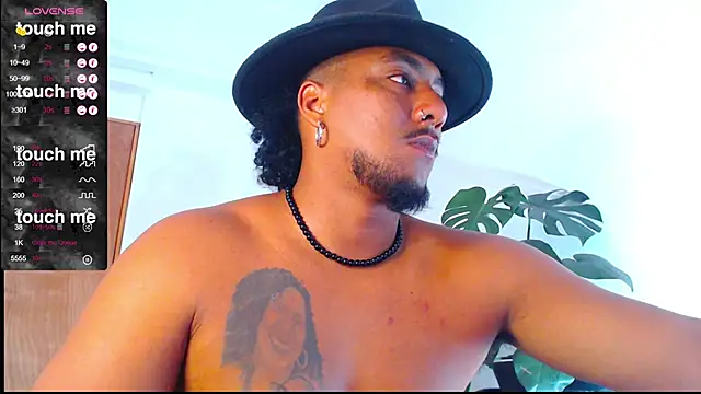 Snapshot of yosoy_enzo2020 chatting on February 23, 2025, 5:39 pm yosoy enzo2020 online show from February 23, 2025, 5:39 pm