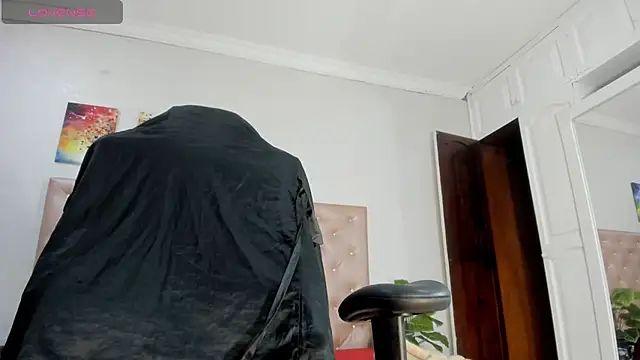 paulinasaeEnz online show from September 11, 2025, 1:11 pm