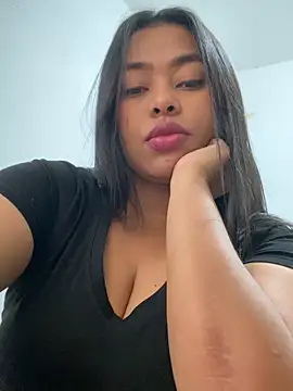 PUSHYLATE online show from November 28, 2025, 6:43 pm