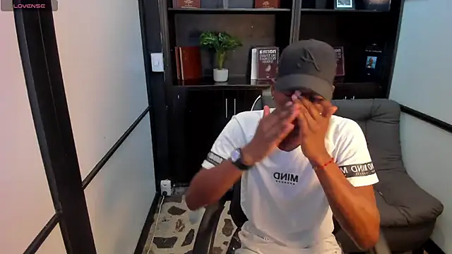 JacksonMuller  online show from October 30, 2025, 2:07 pm