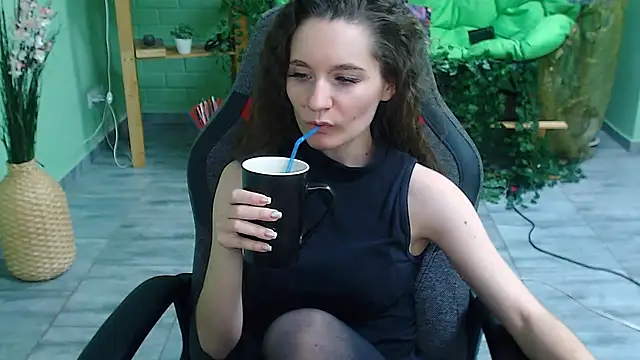 Miss Barbara  online show from February 7, 2025, 11:03 pm