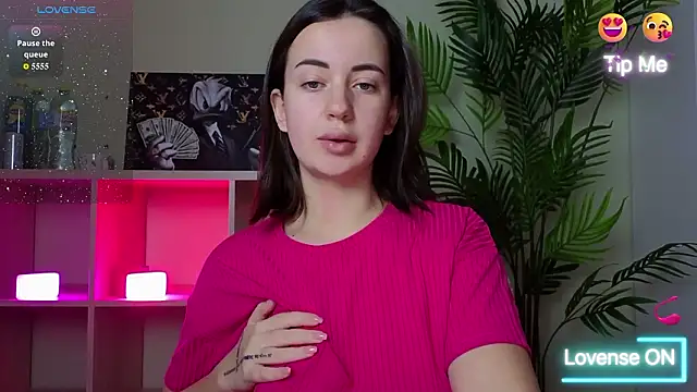 SweetieKendl online show from February 14, 2026, 9:44 pm