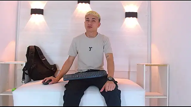 Snapshot of jeic_18 chatting on October 7, 2025, 12:35 pm jeic 18 online show from October 7, 2025, 12:35 pm