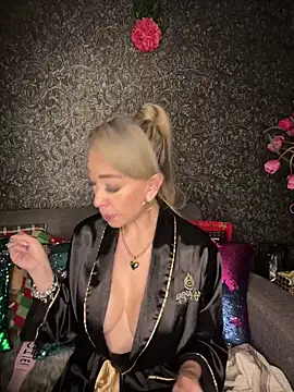 Snapshot of EvelinaGrey chatting on January 4, 2025, 7:34 am EvelinaGrey online show from January 4, 2025, 7:34 am