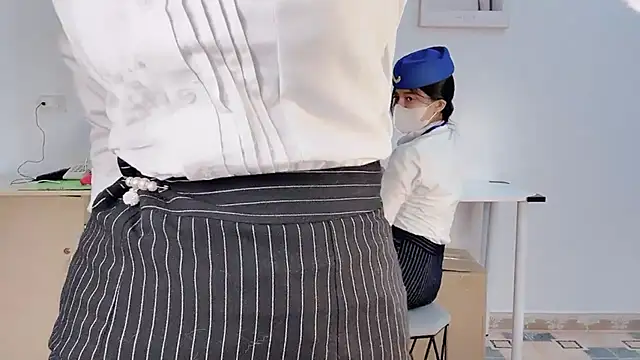 Mono-Stewardesss online show from January 8, 2026, 2:41 pm