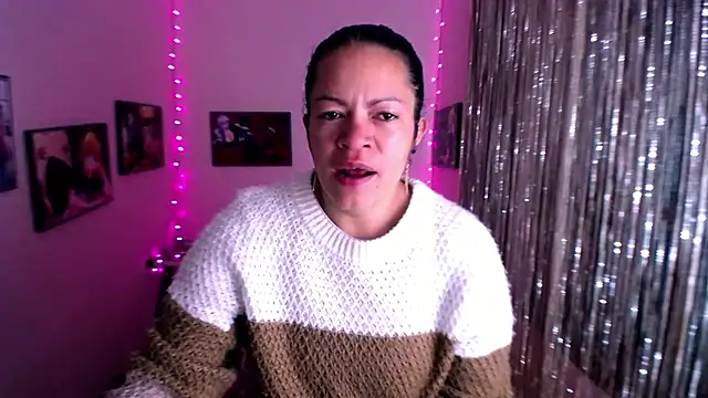 Cristal w online show from February 5, 2025, 12:17 pm