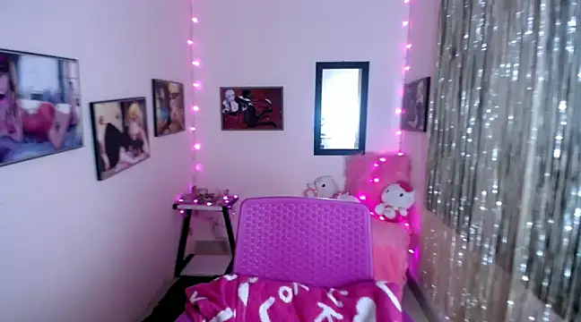 Cristal w online show from February 13, 2025, 12:21 pm