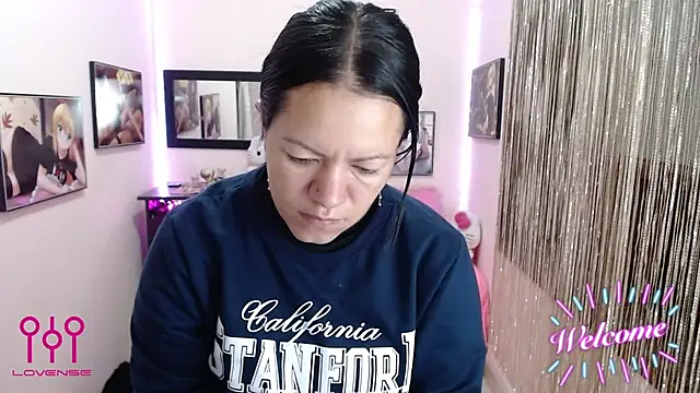 Cristal w online show from October 16, 2025, 12:39 pm