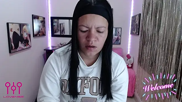 Cristal w online show from October 23, 2025, 1:10 pm