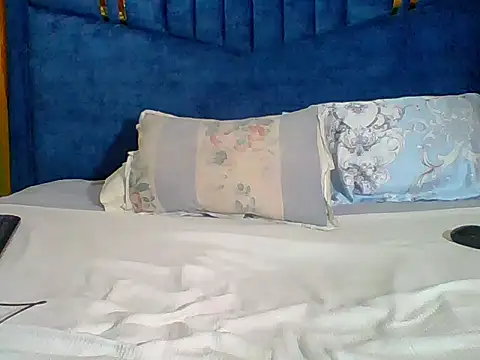 QueenMelisa online show from July 15, 2026, 4:29 am
