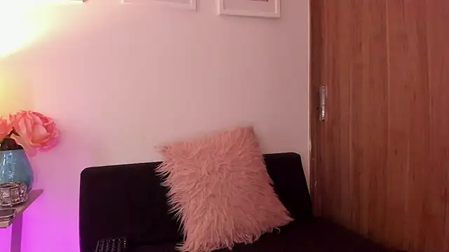 KattyPortman online show from February 20, 2025, 7:41 pm