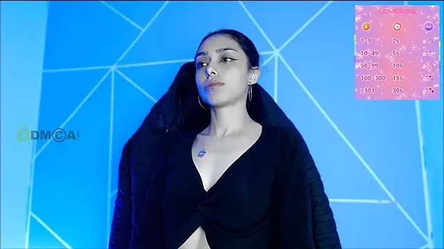 lilylouisee online show from April 21, 2026, 9:06 pm