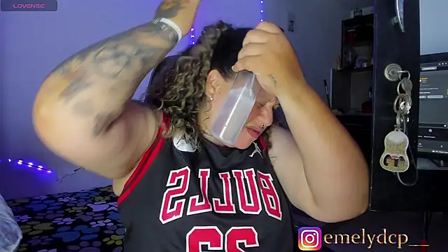 mariana maze online show from October 19, 2025, 5:41 am