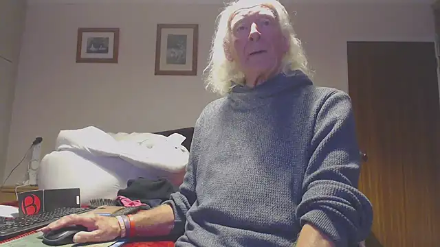 WaverlyKernow online show from October 28, 2025, 8:55 pm