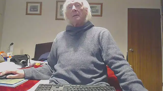 Snapshot of WaverlyKernow chatting on February 19, 2026, 12:23 pm WaverlyKernow online show from February 19, 2026, 12:23 pm