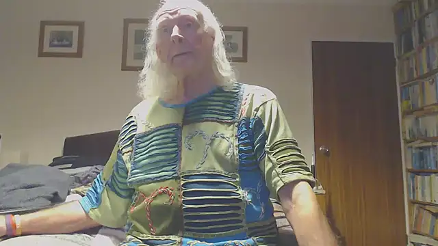 Snapshot of WaverlyKernow chatting on March 5, 2026, 5:53 pm WaverlyKernow online show from March 5, 2026, 5:53 pm