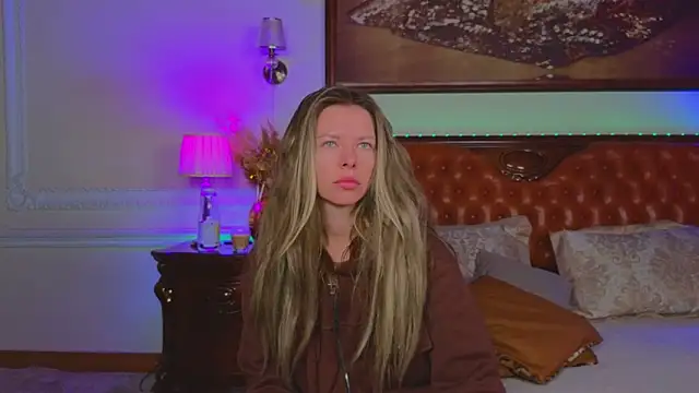 Real Tini online show from December 1, 2025, 6:07 am