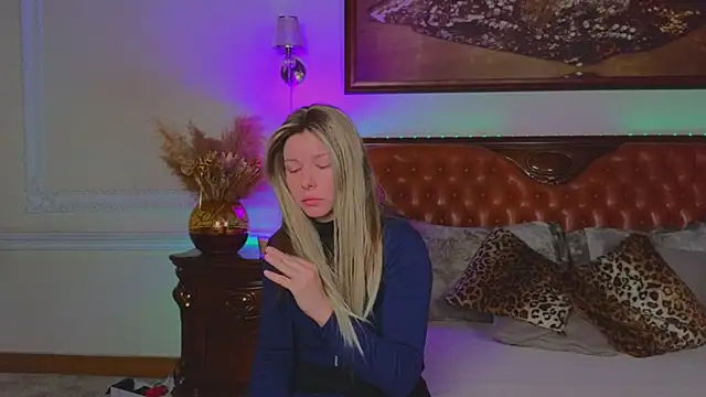 Real Tini online show from February 8, 2026, 6:17 am