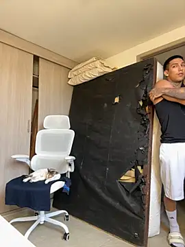 sendfer online show from September 30, 2025, 8:14 pm