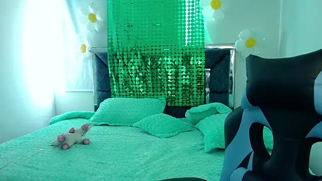 Lia 14  online show from March 13, 2025, 6:01 pm