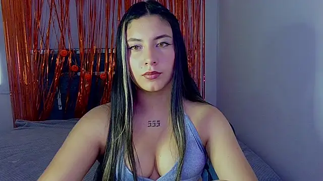 Lia 14  online show from November 20, 2025, 5:45 pm