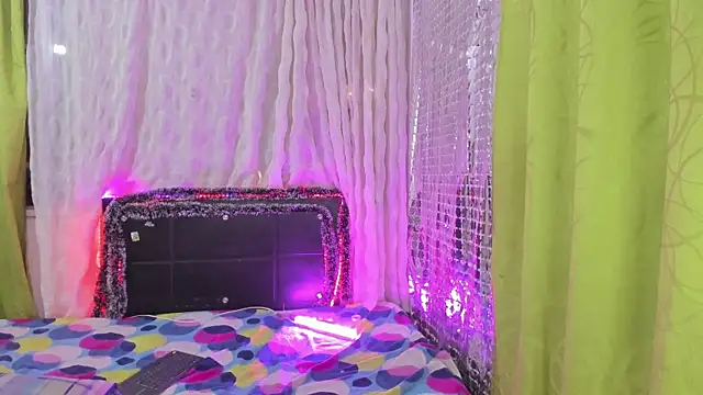 Snapshot of Megan_Miles02 chatting on January 5, 2025, 6:35 am Megan Miles02 online show from January 5, 2025, 6:35 am