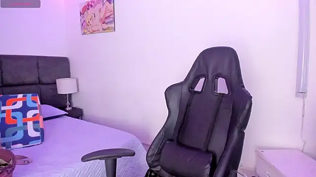 Snapshot of Megan_Miles02 chatting on November 18, 2025, 8:57 pm Megan Miles02 online show from November 18, 2025, 8:57 pm