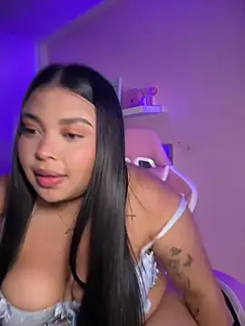 Emily cooper20 online show from July 28, 2026, 1:23 am