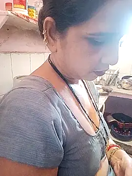 reemacouple007 online show from May 11, 2026, 7:03 am
