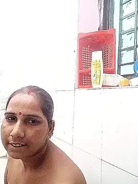 reemacouple007 online show from May 12, 2026, 5:48 am