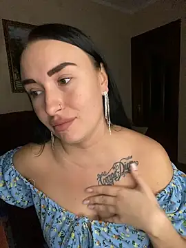 Snapshot of Roxana_Bell chatting on February 9, 2026, 7:29 pm Roxana Bell online show from February 9, 2026, 7:29 pm