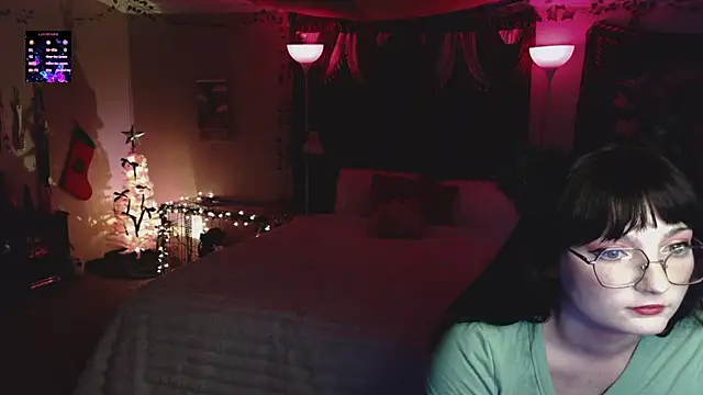 urpuppymoon online show from December 4, 2025, 1:15 am