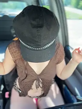 urpuppymoon online show from April 10, 2026, 8:02 pm