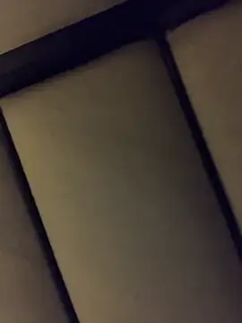 BobbyQ29 online show from December 4, 2025, 2:21 am