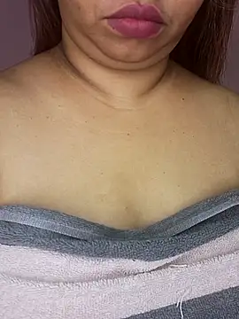 Ravina patil1 online show from April 1, 2026, 2:47 pm