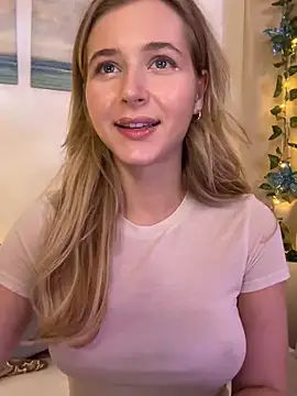 Snapshot of LunaRase chatting on December 28, 2024, 1:17 pm LunaRase online show from December 28, 2024, 1:17 pm