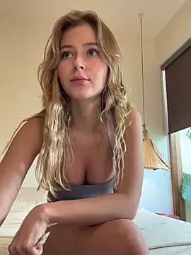 Snapshot of LunaRase chatting on January 18, 2025, 6:03 am LunaRase online show from January 18, 2025, 6:03 am