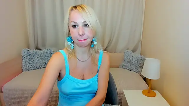 Snapshot of Anny_Jey_ chatting on February 16, 2026, 7:21 pm Anny Jey online show from February 16, 2026, 7:21 pm