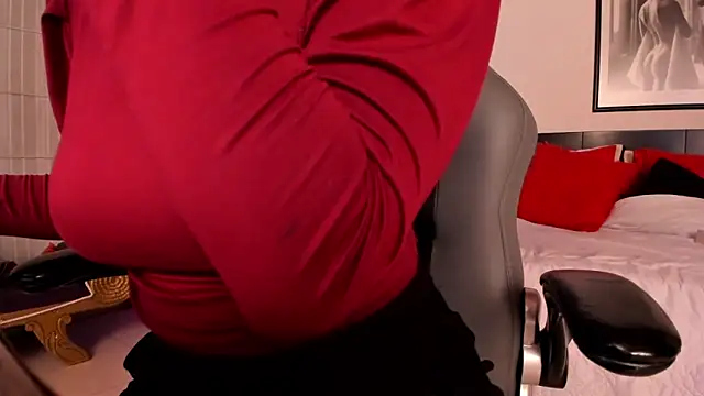 Moony 14 online show from October 18, 2025, 1:34 pm