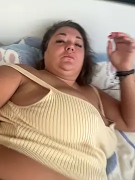 Snapshot of MikyVesela chatting on October 14, 2025, 8:15 am MikyVesela online show from October 14, 2025, 8:15 am