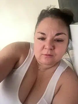 MikyVesela online show from April 20, 2026, 7:33 am