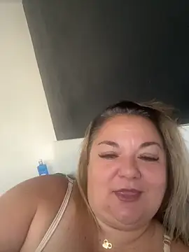 MikyVesela online show from June 17, 2026, 7:11 am