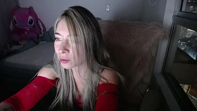  arianalzate  online show from December 13, 2024, 11:39 pm