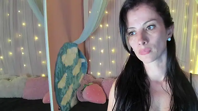 Aliiz 01 online show from December 9, 2024, 11:24 pm