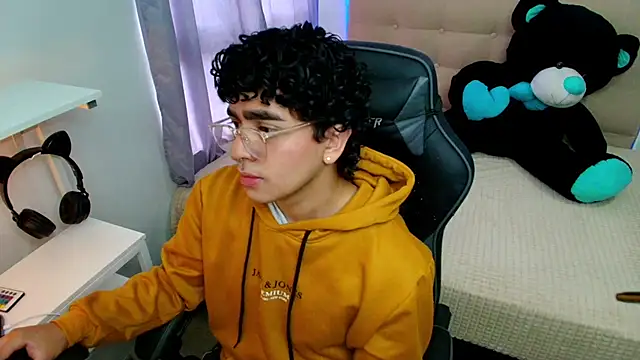 Snapshot of _nickconnor01 chatting on December 23, 2024, 9:08 pm  nickconnor01 online show from December 23, 2024, 9:08 pm