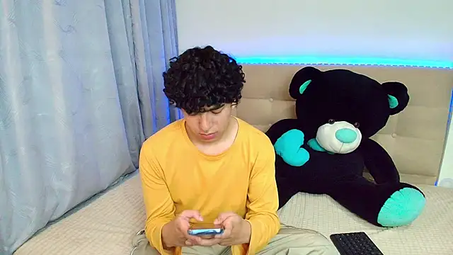 Snapshot of _nickconnor01 chatting on December 29, 2024, 1:34 am  nickconnor01 online show from December 29, 2024, 1:34 am