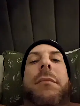 Snapshot of Joinus1988 chatting on December 14, 2025, 9:52 pm Joinus1988 online show from December 14, 2025, 9:52 pm