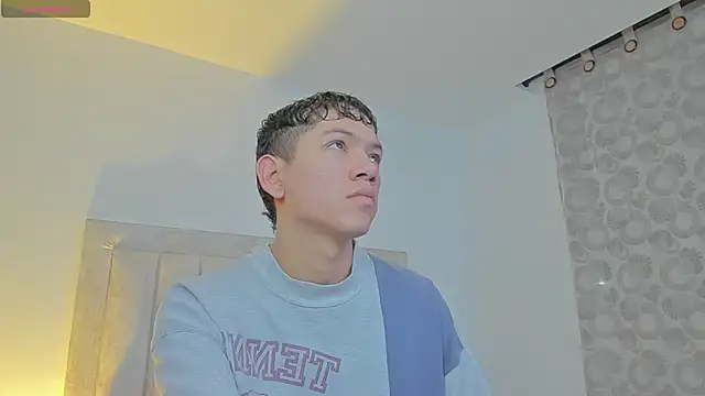 JulianRose 1 online show from March 8, 2025, 10:43 am